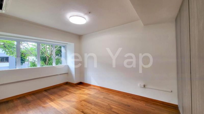 3 Bed Walk-up Apartment (Condo) for Rent in  Chancery Court - Image 1